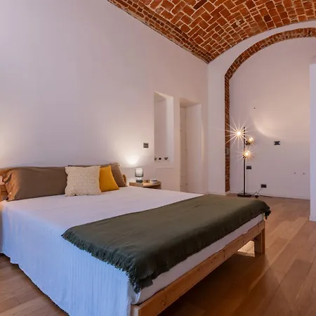 Charming Colorful Brick By Wonderful Italy Apartment *