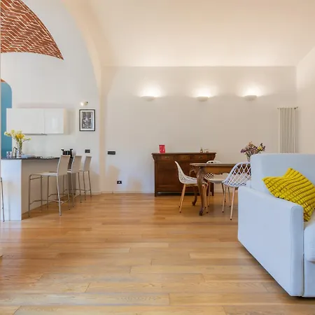 Charming Colorful Brick By Wonderful Italy * Τορίνο
